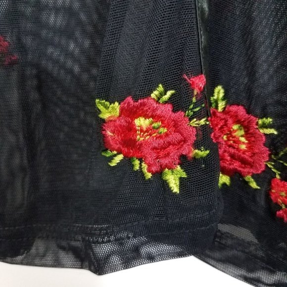 Cache Black Floral Mesh Button Front Top Medium - Picture 4 of 8
